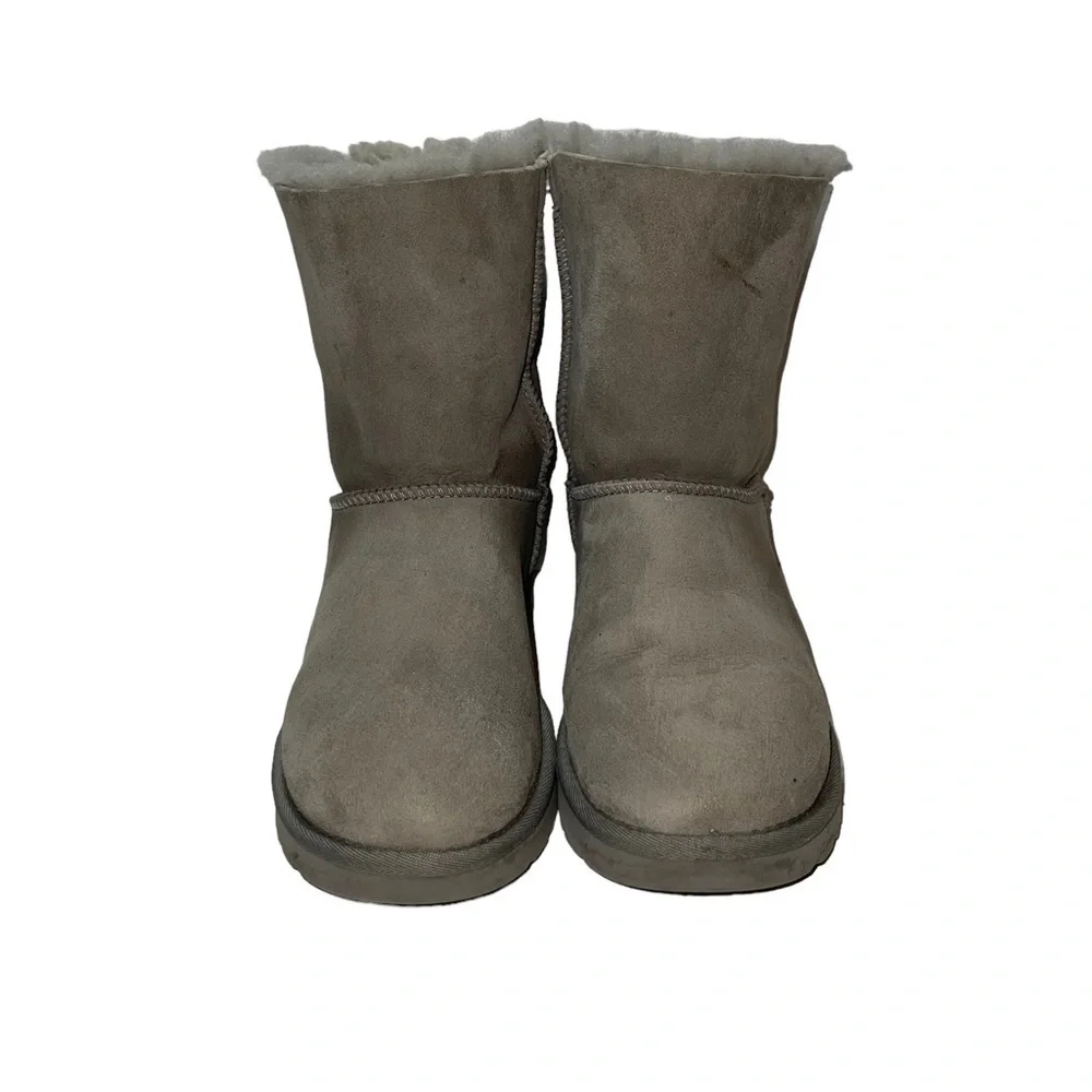 UGG Bailey Bow Diagonal Stripe Woman Boots Size 8